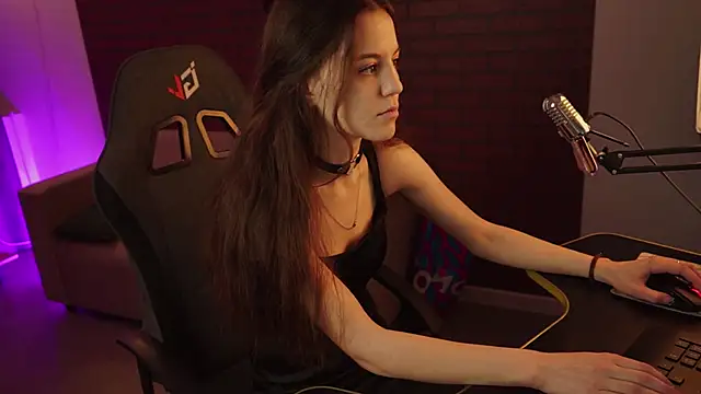 MilaStoyne online show from March 2025 05:41:02 AM