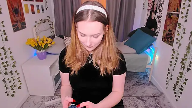 MaryWaddell online show from March 2025 04:12:02 PM