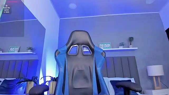 alessia leroy online show from January 2026 07:27:01 PM