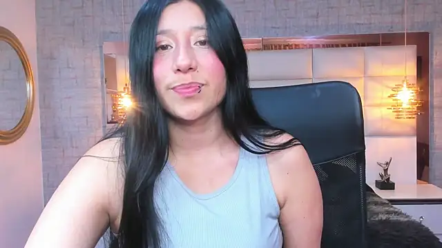 Nohemi louse online show from November 2025 07:13:02 PM