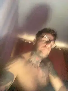 Snapshot of Jamesdeanmcqueen chatting on November 2025 03:13:02 PM Jamesdeanmcqueen online show from November 2025 03:13:02 PM
