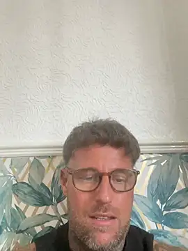 Snapshot of Jamesdeanmcqueen chatting on June 2026 04:42:01 PM Jamesdeanmcqueen online show from June 2026 04:42:01 PM