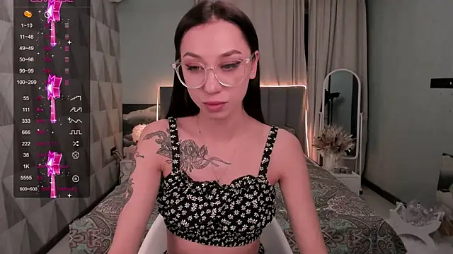 Queen Gabriel online show from February 2025 07:53:02 PM