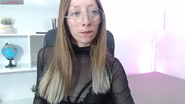 Snapshot of Carlin_Diaz chatting on February 2025 01:46:02 AM Carlin Diaz online show from February 2025 01:46:02 AM