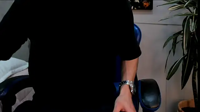 Snapshot of roan_birkin chatting on May 2026 07:37:02 PM roan birkin online show from May 2026 07:37:02 PM