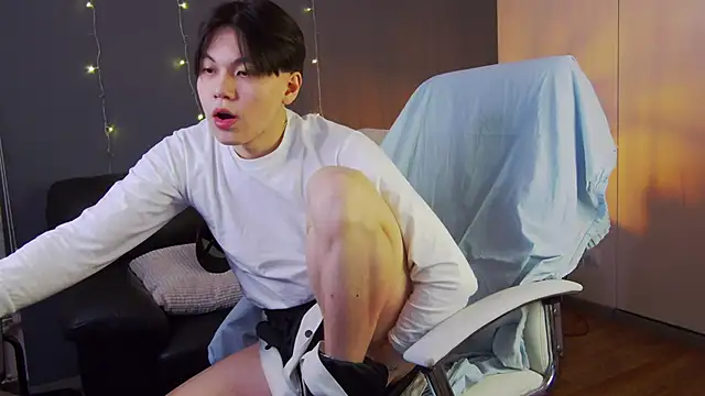 Snapshot of just_gay_ chatting on February 2025 01:10:01 AM just gay  online show from February 2025 01:10:01 AM