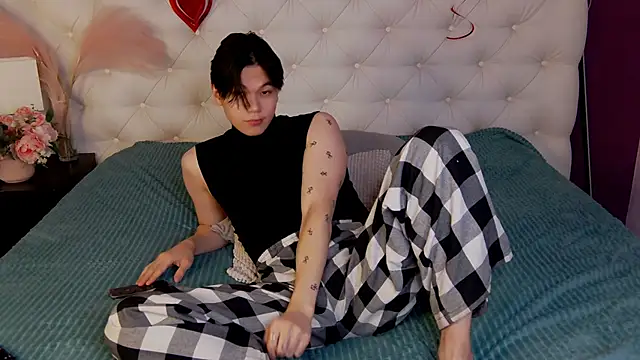 Snapshot of just_gay_ chatting on February 2025 01:36:01 PM just gay  online show from February 2025 01:36:01 PM