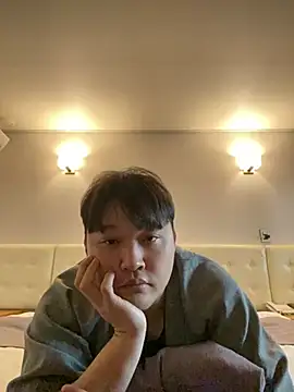 Snapshot of offwhite777 chatting on February 2025 08:22:02 AM offwhite777 online show from February 2025 08:22:02 AM