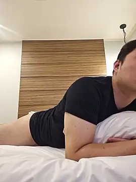 Snapshot of offwhite777 chatting on December 2025 12:58:02 PM offwhite777 online show from December 2025 12:58:02 PM