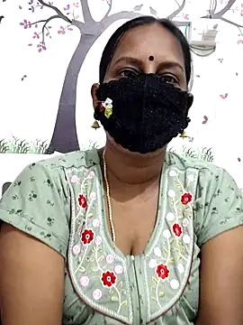 Snapshot of Tamil_Meera12 chatting on April 2026 03:20:01 AM Tamil Meera12 online show from April 2026 03:20:01 AM