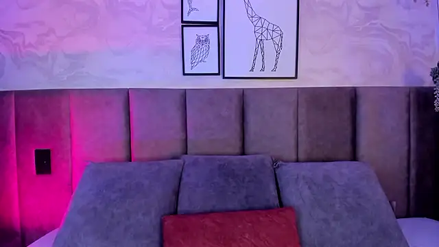 Alyssia Collins online show from March 2026 02:06:01 AM