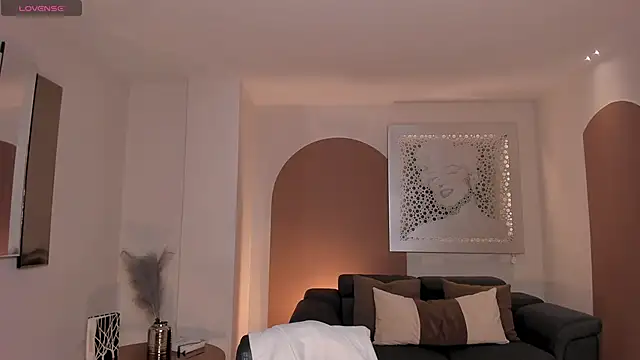 Snapshot of BeccaBaxter chatting on April 2026 11:48:02 AM BeccaBaxter online show from April 2026 11:48:02 AM