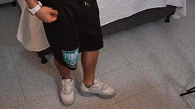 Snapshot of JhoanLeandro chatting on February 2026 04:30:01 AM JhoanLeandro online show from February 2026 04:30:01 AM