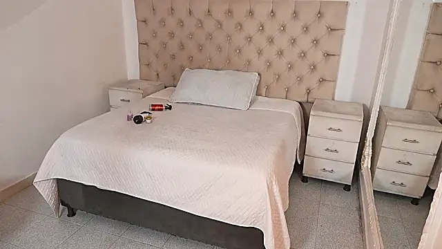 JhoanLeandro online show from March 2026 04:08:01 AM