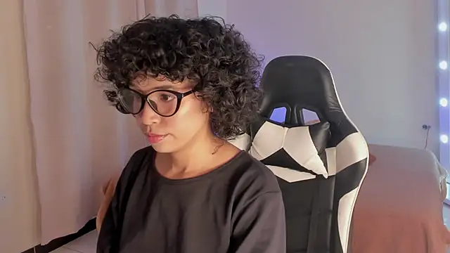 leahaltomm online show from February 2025 07:07:01 PM