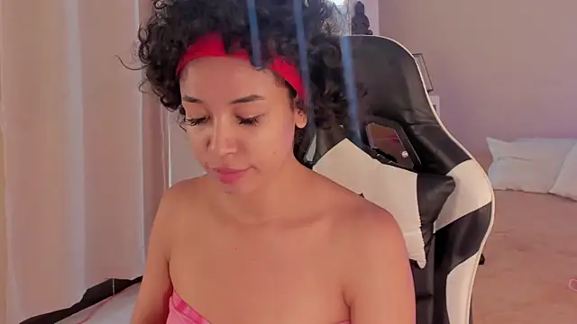 leahaltomm online show from March 2025 06:45:02 PM