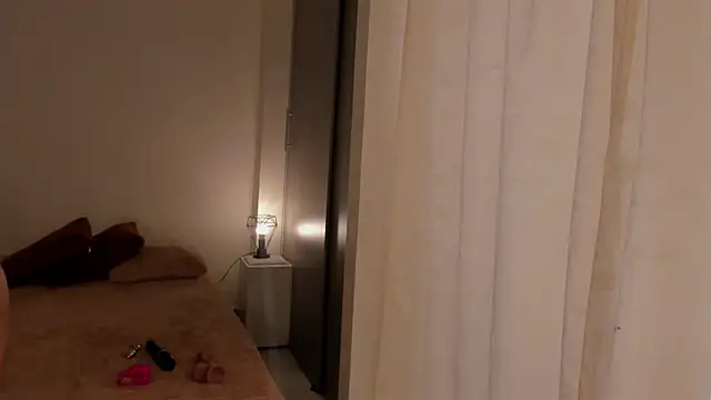 leahaltomm online show from March 2025 09:34:01 PM