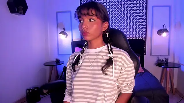 Gigi Strawberry online show from March 2025 04:32:01 AM