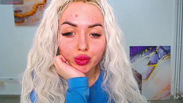 Snapshot of MissisCaty chatting on March 2025 12:26:01 PM MissisCaty online show from March 2025 12:26:01 PM