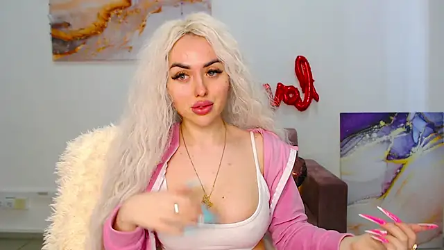 Snapshot of MissisCaty chatting on March 2025 09:45:02 AM MissisCaty online show from March 2025 09:45:02 AM