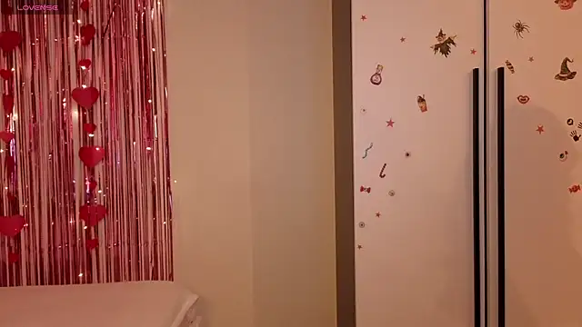 Lora Rosee online show from March 2026 02:07:02 PM