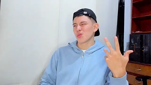 JamesCr  online show from February 2025 04:54:02 AM