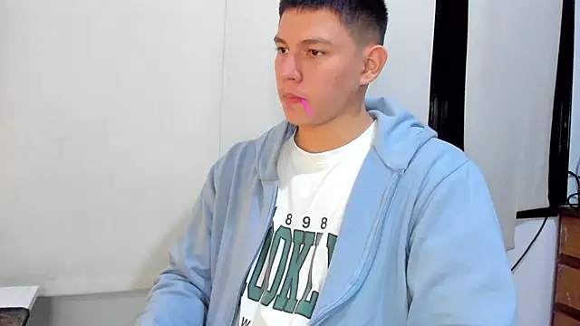 JamesCr  online show from February 2025 07:55:02 AM