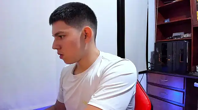 JamesCr  online show from February 2025 09:04:02 AM