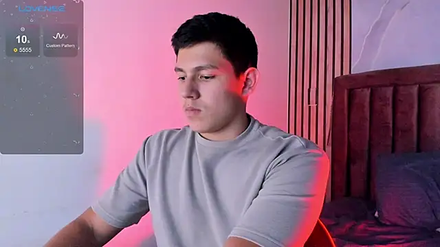 JamesCr  online show from March 2025 07:50:02 PM