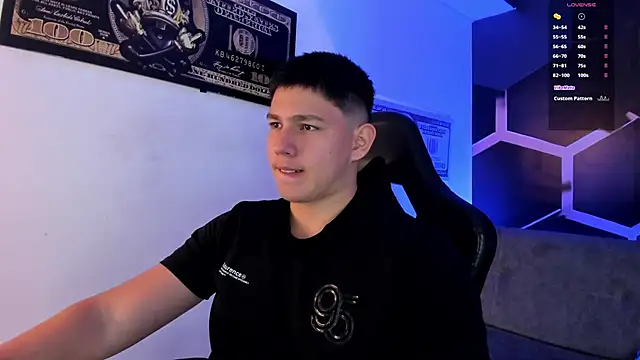 JamesCr  online show from September 2025 02:55:01 AM