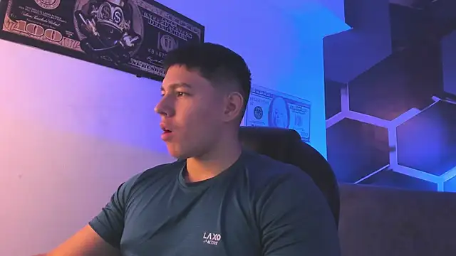 JamesCr  online show from September 2025 02:55:01 AM