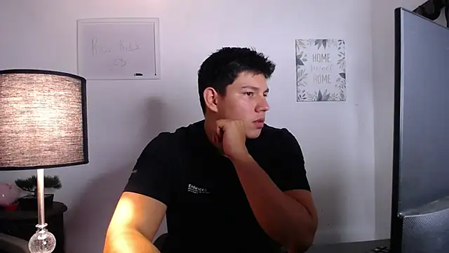 JamesCr  online show from October 2025 01:06:02 AM