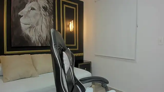 Snapshot of tiffanny_doll_ chatting on March 2026 12:00:02 PM tiffanny doll online show from March 2026 12:00:02 PM