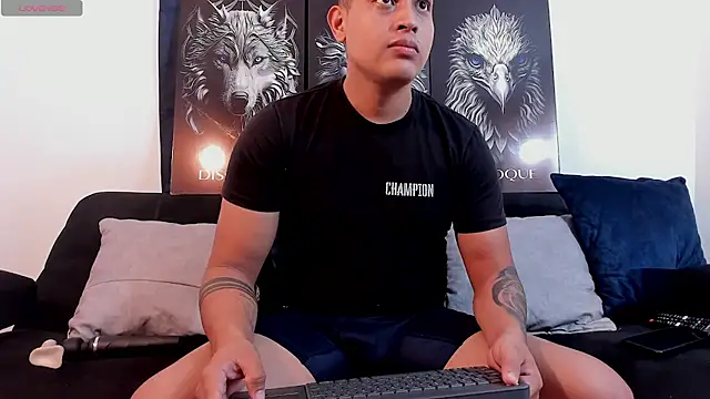 JohanSmith online show from February 2025 02:22:02 PM