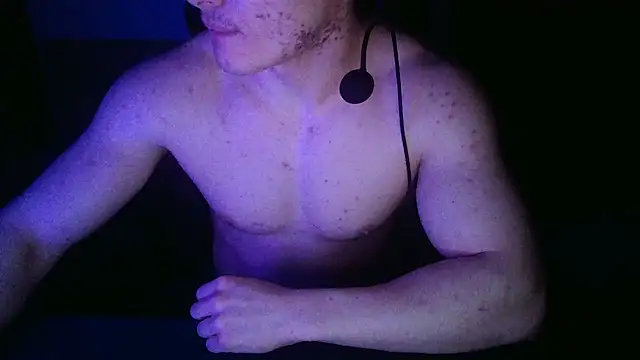 Snapshot of kissspls chatting on March 2025 05:44:02 AM kissspls online show from March 2025 05:44:02 AM