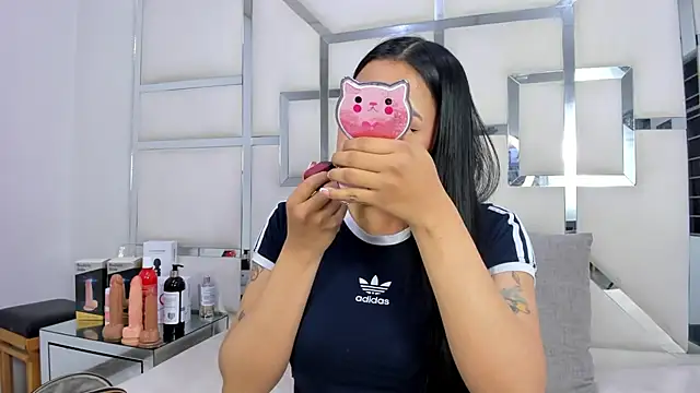 ZoeWan69 online show from November 2025 11:32:01 AM