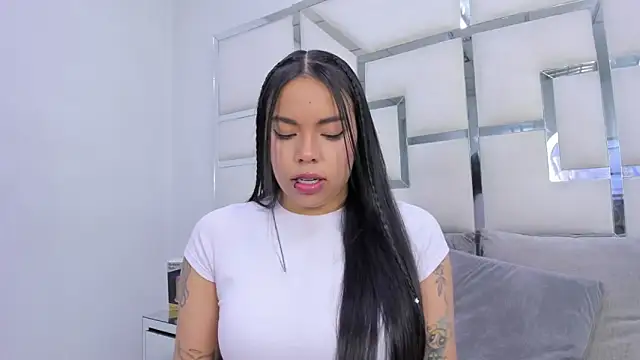 ZoeWan69 online show from December 2025 11:50:01 AM