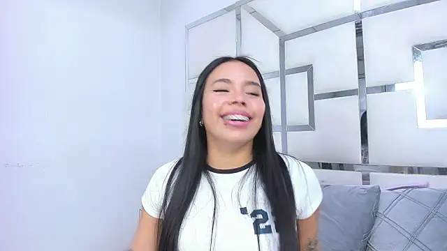 ZoeWan69 online show from March 2026 02:12:01 PM