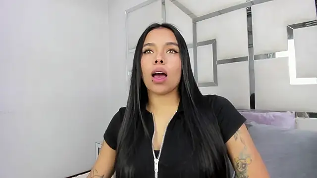 ZoeWan69 online show from March 2026 02:06:02 PM