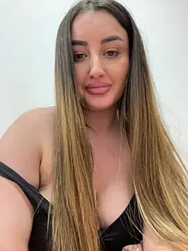 Snapshot of hotAlys chatting on March 2025 01:54:01 AM hotAlys online show from March 2025 01:54:01 AM