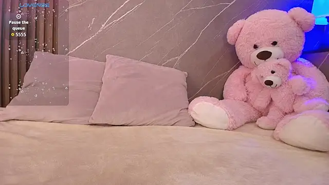 ariana jhonson1 online show from February 2026 12:20:01 PM