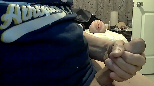 Snapshot of Enrimas1210 chatting on February 2025 09:53:02 PM Enrimas1210 online show from February 2025 09:53:02 PM