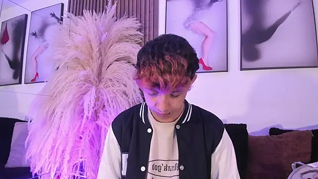 Allen Starck online show from November 2025 03:05:01 AM