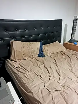 liamlara online show from October 2025 11:36:01 PM