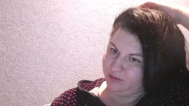 KiraSwee online show from November 2025 05:28:02 PM