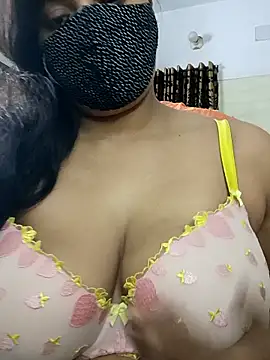 Snapshot of Cute-Faria chatting on September 2025 07:37:01 PM Cute-Faria online show from September 2025 07:37:01 PM