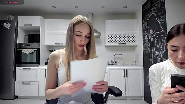 Snapshot of lisenok chatting on May 2026 06:27:02 PM lisenok online show from May 2026 06:27:02 PM