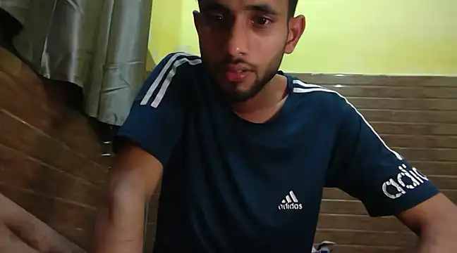 Snapshot of Queen_Couple chatting on February 2025 05:30:02 PM Queen Couple online show from February 2025 05:30:02 PM