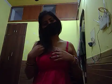 Snapshot of Queen_Couple chatting on February 2025 04:57:01 PM Queen Couple online show from February 2025 04:57:01 PM