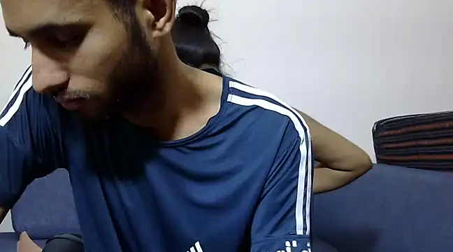 Snapshot of Queen_Couple chatting on March 2025 06:28:02 AM Queen Couple online show from March 2025 06:28:02 AM